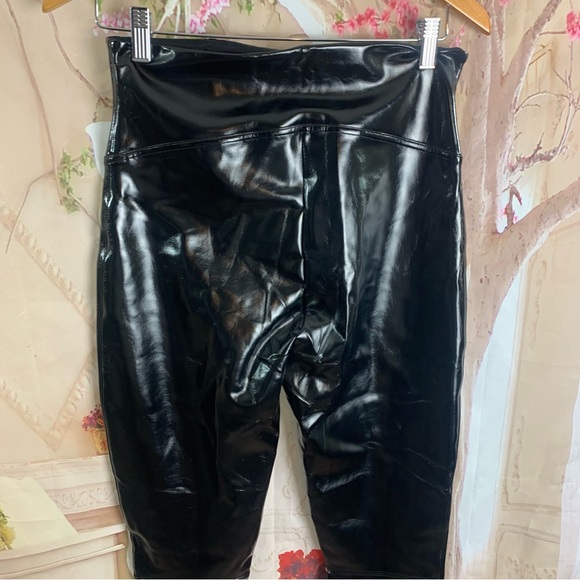 NEW SPANX Faux Patent Leather Leggings - Picture 7 of 10